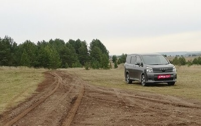 Toyota Voxy II, 2011 год, 1 200 000 рублей, 1 фотография