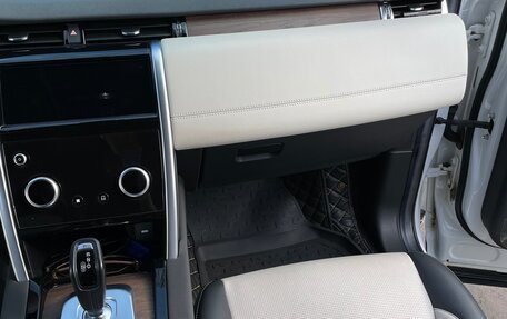 Land Rover Discovery Sport I рестайлинг, 2021 год, 4 400 000 рублей, 6 фотография
