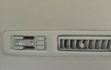 Toyota Voxy II, 2011 год, 1 200 000 рублей, 11 фотография