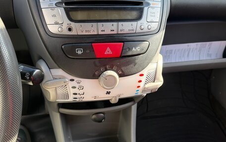 Peugeot 107 I рестайлинг, 2010 год, 380 000 рублей, 12 фотография