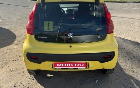 Peugeot 107 I рестайлинг, 2010 год, 380 000 рублей, 3 фотография