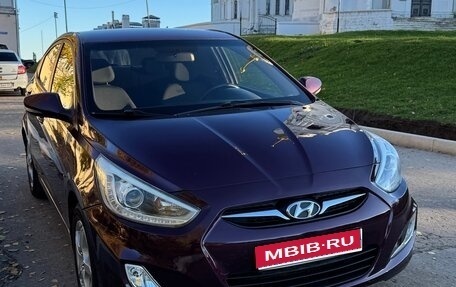 Hyundai Solaris II рестайлинг, 2013 год, 720 000 рублей, 1 фотография