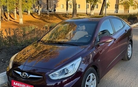 Hyundai Solaris II рестайлинг, 2013 год, 720 000 рублей, 4 фотография