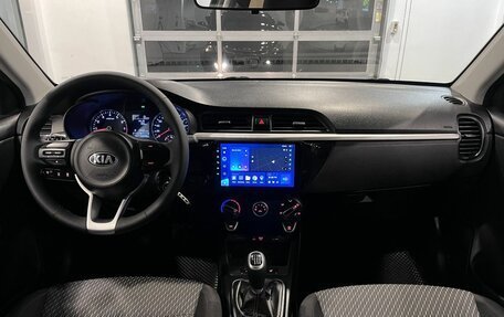 KIA Rio IV, 2018 год, 1 370 000 рублей, 9 фотография