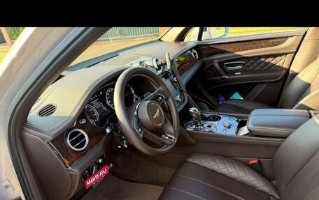 Bentley Bentayga I, 2016 год, 9 850 000 рублей, 11 фотография