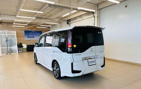 Honda Stepwgn IV, 2017 год, 1 999 000 рублей, 4 фотография