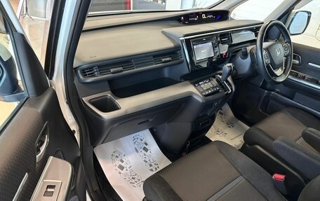 Honda Stepwgn IV, 2017 год, 1 999 000 рублей, 12 фотография