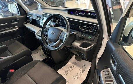 Honda Stepwgn IV, 2017 год, 1 999 000 рублей, 10 фотография