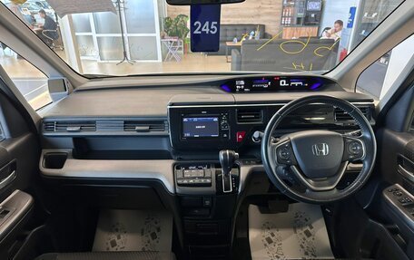 Honda Stepwgn IV, 2017 год, 1 999 000 рублей, 16 фотография