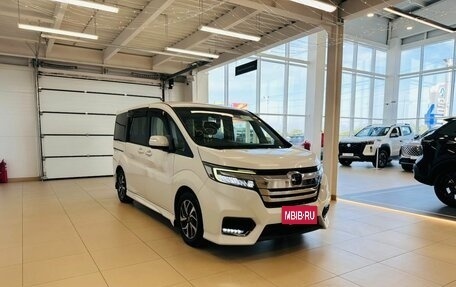 Honda Stepwgn IV, 2017 год, 1 999 000 рублей, 8 фотография