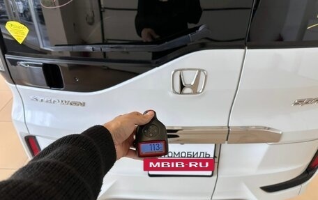 Honda Stepwgn IV, 2017 год, 1 999 000 рублей, 26 фотография