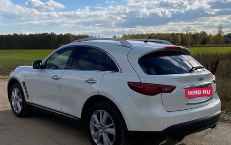 Infiniti QX70, 2013 год, 1 845 000 рублей, 4 фотография