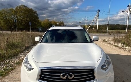 Infiniti QX70, 2013 год, 1 845 000 рублей, 8 фотография