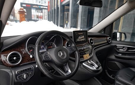 Mercedes-Benz V-Класс, 2016 год, 3 850 000 рублей, 15 фотография