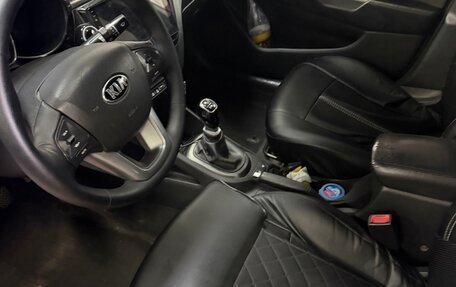 KIA Rio III рестайлинг, 2013 год, 750 000 рублей, 3 фотография