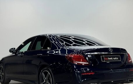 Mercedes-Benz E-Класс, 2019 год, 3 530 000 рублей, 8 фотография