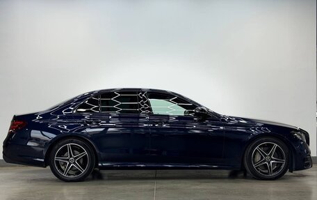 Mercedes-Benz E-Класс, 2019 год, 3 530 000 рублей, 4 фотография