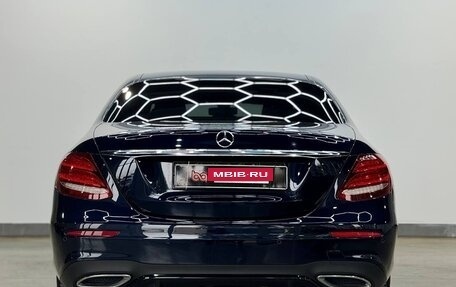 Mercedes-Benz E-Класс, 2019 год, 3 530 000 рублей, 7 фотография