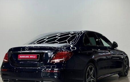 Mercedes-Benz E-Класс, 2019 год, 3 530 000 рублей, 6 фотография