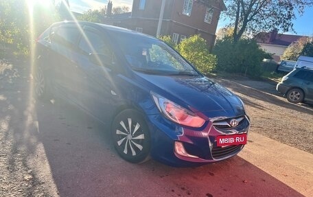 Hyundai Solaris II рестайлинг, 2011 год, 470 000 рублей, 2 фотография