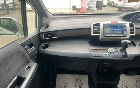 Honda Freed I, 2011 год, 1 299 000 рублей, 17 фотография