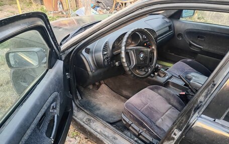 BMW 3 серия, 1994 год, 300 000 рублей, 3 фотография