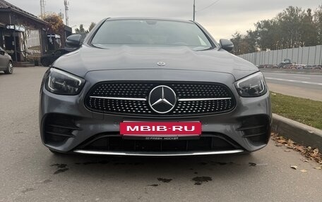 Mercedes-Benz E-Класс, 2021 год, 3 750 000 рублей, 2 фотография