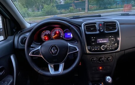 Renault Logan II, 2018 год, 650 000 рублей, 8 фотография