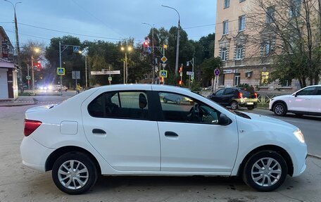 Renault Logan II, 2018 год, 650 000 рублей, 3 фотография