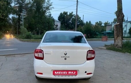 Renault Logan II, 2018 год, 650 000 рублей, 4 фотография