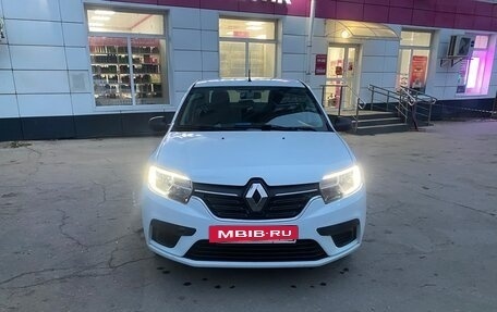 Renault Logan II, 2018 год, 650 000 рублей, 2 фотография