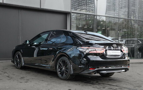 Toyota Camry, 2022 год, 3 950 000 рублей, 6 фотография