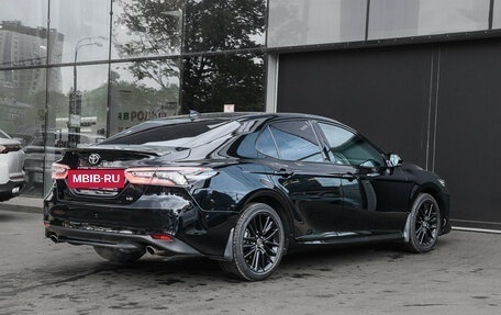 Toyota Camry, 2022 год, 3 950 000 рублей, 4 фотография
