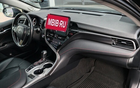Toyota Camry, 2022 год, 3 950 000 рублей, 7 фотография