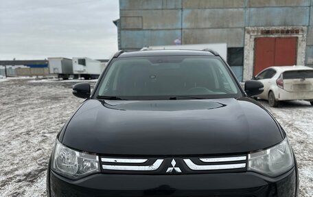 Mitsubishi Outlander III рестайлинг 3, 2013 год, 1 250 000 рублей, 3 фотография
