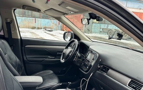 Mitsubishi Outlander III рестайлинг 3, 2013 год, 1 250 000 рублей, 8 фотография