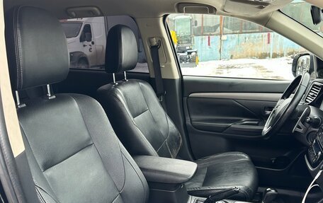 Mitsubishi Outlander III рестайлинг 3, 2013 год, 1 250 000 рублей, 9 фотография