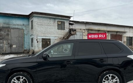 Mitsubishi Outlander III рестайлинг 3, 2013 год, 1 250 000 рублей, 2 фотография