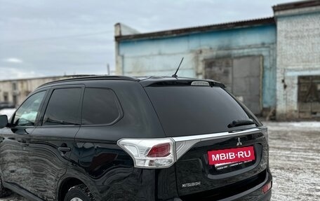 Mitsubishi Outlander III рестайлинг 3, 2013 год, 1 250 000 рублей, 4 фотография