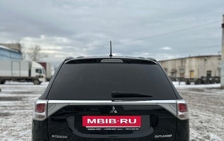 Mitsubishi Outlander III рестайлинг 3, 2013 год, 1 250 000 рублей, 5 фотография
