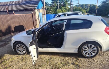 BMW 1 серия, 2010 год, 520 000 рублей, 1 фотография