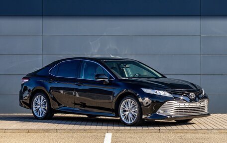 Toyota Camry, 2018 год, 2 495 000 рублей, 3 фотография