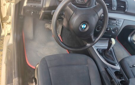BMW 1 серия, 2010 год, 520 000 рублей, 2 фотография