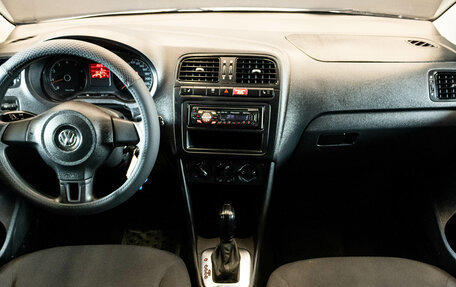 Volkswagen Polo VI (EU Market), 2011 год, 800 000 рублей, 5 фотография