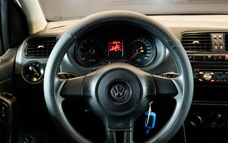 Volkswagen Polo VI (EU Market), 2011 год, 800 000 рублей, 6 фотография