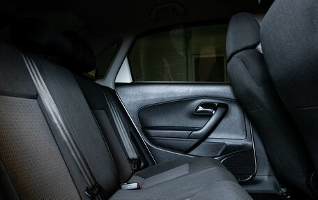 Volkswagen Polo VI (EU Market), 2011 год, 800 000 рублей, 11 фотография
