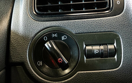 Volkswagen Polo VI (EU Market), 2011 год, 800 000 рублей, 15 фотография