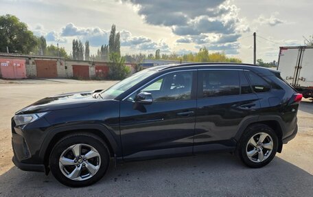 Toyota RAV4, 2020 год, 2 700 000 рублей, 4 фотография