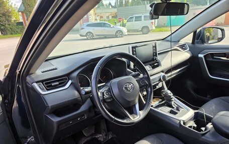 Toyota RAV4, 2020 год, 2 700 000 рублей, 2 фотография