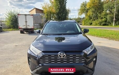 Toyota RAV4, 2020 год, 2 700 000 рублей, 3 фотография